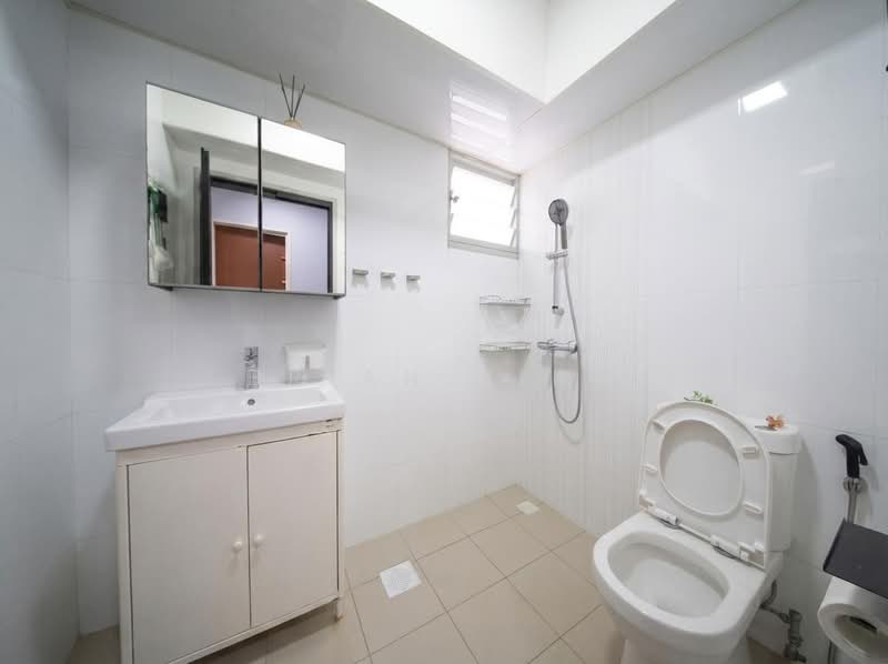 468A Meadow Spring @ Yishun, 468A Yishun Street 43, 3 Bedrooms, 1,001 sqft, HDB Flat For Sale, by Brian Ying, 500221997 - Bathroom - PropertyGuru.com.sg