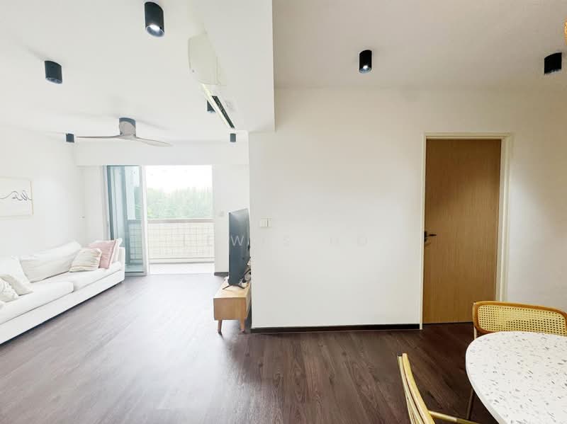 228A Punggol Field, 228A Punggol Field, 3 Bedrooms, 1,033 sqft, HDB Flat For Sale, by Lewis Ho, 500222011 - Living Room - PropertyGuru.com.sg