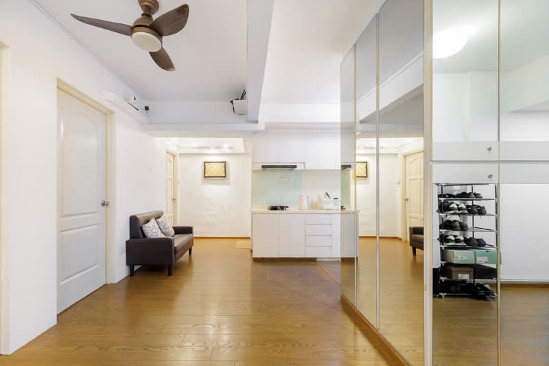 304 Orchard Road photo 2