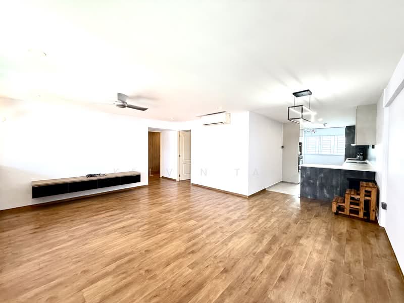 335 Serangoon Avenue 3, 335 Serangoon Avenue 3, 3 Bedrooms, 1,119 sqft, HDB Flat For Sale, by Kelvin Tan, 500222017 - Living Room - PropertyGuru.com.sg