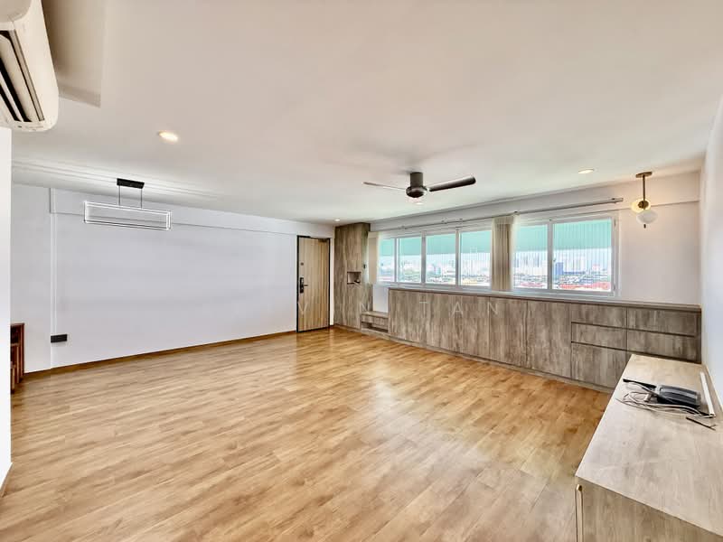 335 Serangoon Avenue 3, 335 Serangoon Avenue 3, 3 Bedrooms, 1,119 sqft, HDB Flat For Sale, by Kelvin Tan, 500222017 - Living Room - PropertyGuru.com.sg