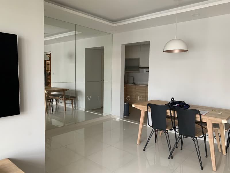 220B Bedok Central, 220B Bedok Central, 3 Bedrooms, 925 sqft, HDB Flat For Sale, by Silvia Chua, 500222025 - Living Room - PropertyGuru.com.sg