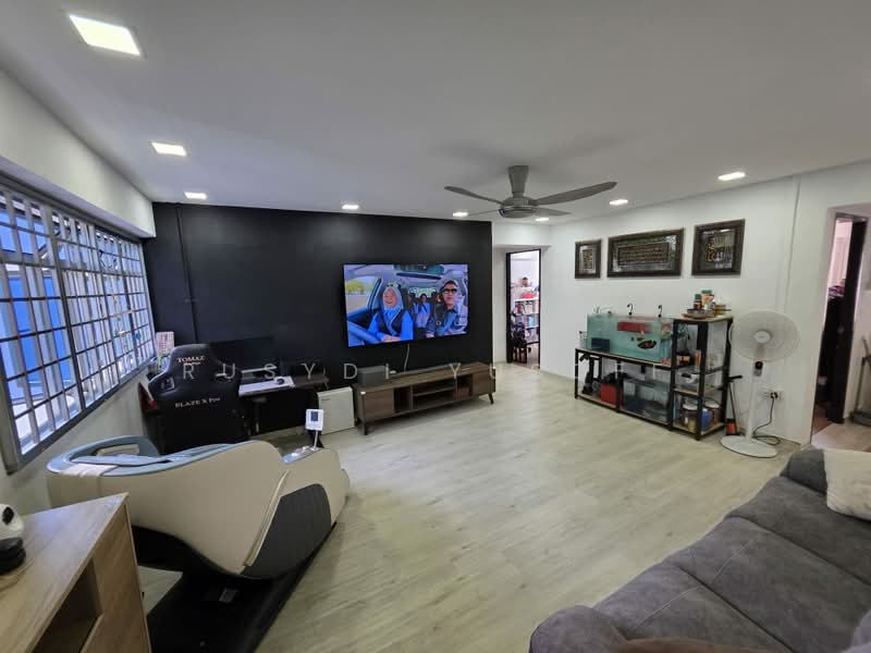 121 Paya Lebar Way, 121 Paya Lebar Way, 3 Bedrooms, 980 sqft, HDB Flat For Sale, by Rusydi Yusoff, 500222029 - Living Room - PropertyGuru.com.sg