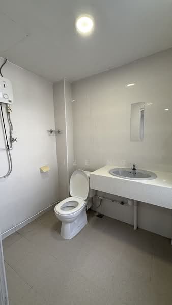 502 Changi Road, , 1 Bedroom, 280 sqft, Shophouse For Rent, by Alize Ng, 500222048 - Bathroom - PropertyGuru.com.sg