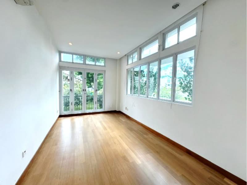 Coronation Road West, Coronation Road West, Tanglin / Holland / Bukit Timah, 10+ Bedrooms, 15,658 sqft, Detached House For Sale, by Johanna Tay, 500222052 - Typical Bedroom 1 - PropertyGuru.com.sg