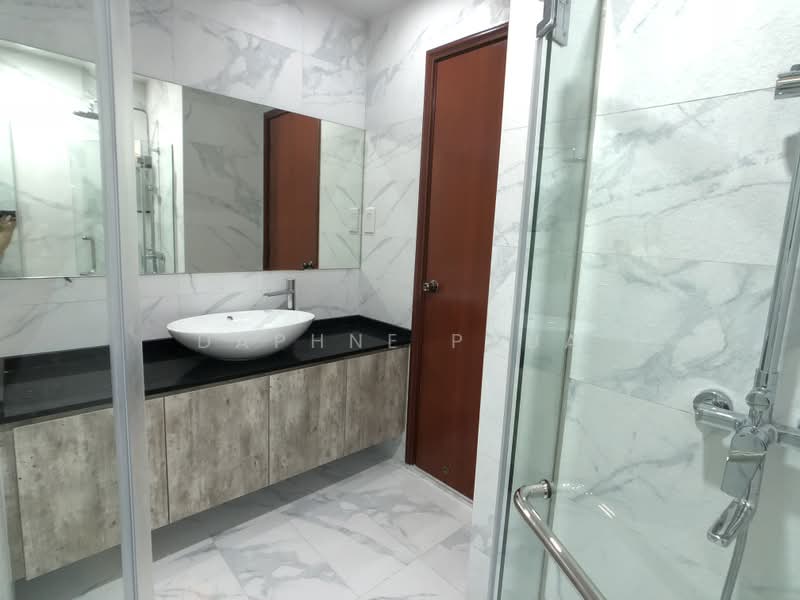 Seletar Springs Condominium, 100 Gerald Drive, 2 Bedrooms, 1,227 sqft, Condominium For Sale, by Daphne Phua, 500222054 - Bathroom - PropertyGuru.com.sg