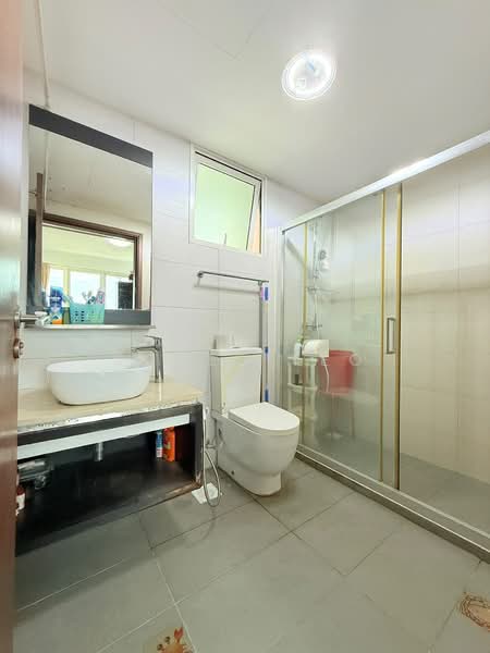 1 Canberra, 9 Canberra Drive, 3 Bedrooms, 1,023 sqft, Executive Condominium For Sale, by James Yeo, 500222058 - Bathroom - PropertyGuru.com.sg