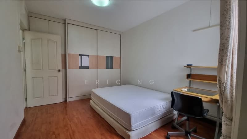 537 Bukit Batok Street 52, 537 Bukit Batok Street 52, 2 Bedrooms, 785 sqft, HDB Flat For Rent, by Eric Ng, 500222063 - Master Bedroom - PropertyGuru.com.sg