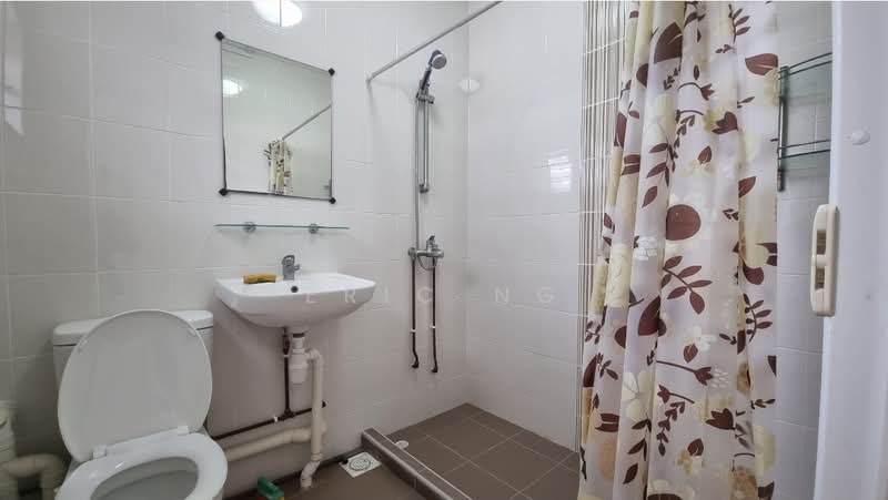 537 Bukit Batok Street 52, 537 Bukit Batok Street 52, 2 Bedrooms, 785 sqft, HDB Flat For Rent, by Eric Ng, 500222063 - Bathroom - PropertyGuru.com.sg