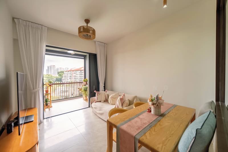KI Residences At Brookvale, 6 Brookvale Drive, 2 Bedrooms, 700 sqft, Condominium For Sale, by Alerie Huang, 500222081 - Living Room - PropertyGuru.com.sg