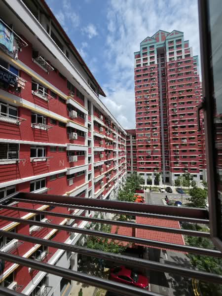 443 Sin Ming Avenue, 443 Sin Ming Avenue, 4 Bedrooms, 1,227 sqft, HDB Flat For Sale, by Yien Ching Lee, 500222083 - View from kitchen - PropertyGuru.com.sg