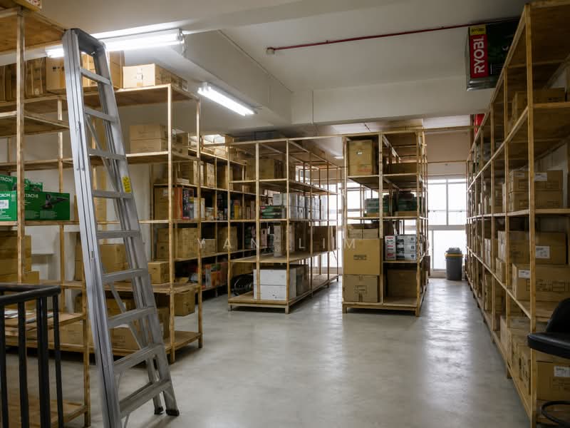 Rare Freehold 3-Storey Commercial-Cum-Residential Building, , 8 Bedrooms, 8,500 sqft, Shophouse For Sale, by Yan Lim, 500222085 - Interior - PropertyGuru.com.sg