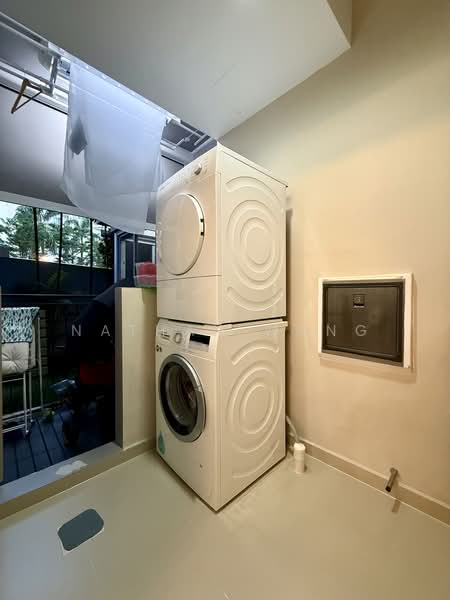 Waterview, 95 Tampines Avenue 1, 2 Bedrooms, 980 sqft, Condominium For Sale, by Nathan Wang, 500222094 - Balcony - PropertyGuru.com.sg