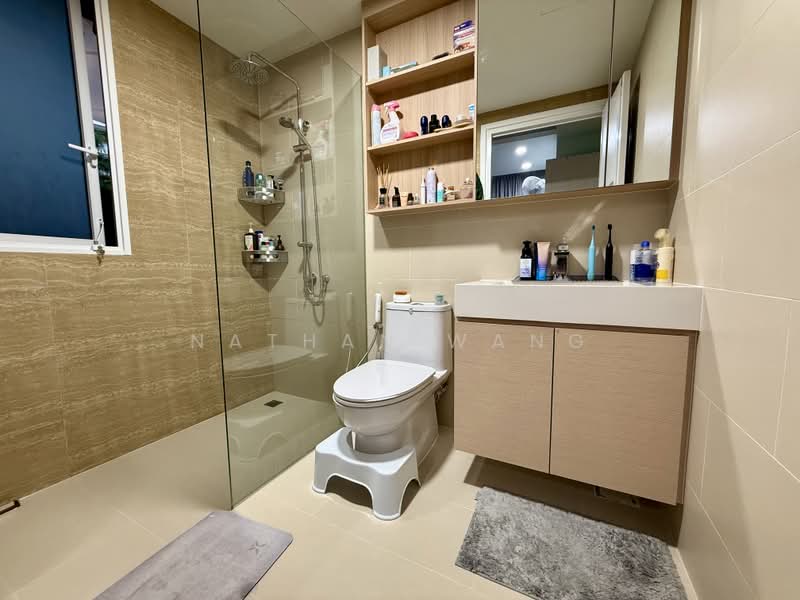 Waterview, 95 Tampines Avenue 1, 2 Bedrooms, 980 sqft, Condominium For Sale, by Nathan Wang, 500222094 - Bathroom - PropertyGuru.com.sg