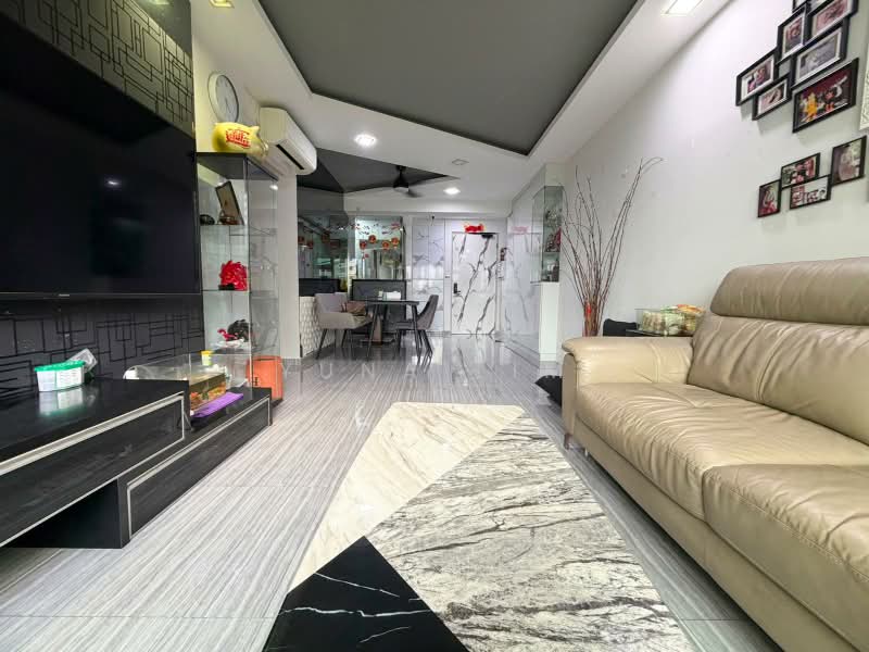266C Punggol Way, 266C Punggol Way, 3 Bedrooms, 990 sqft, HDB Flat For Sale, by Yuna Lim, 500222100 - Living Room - PropertyGuru.com.sg