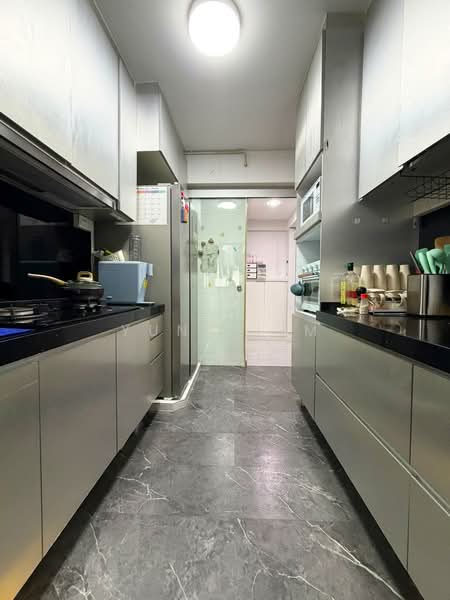 266C Punggol Way, 266C Punggol Way, 3 Bedrooms, 990 sqft, HDB Flat For Sale, by Yuna Lim, 500222100 - Kitchen - PropertyGuru.com.sg