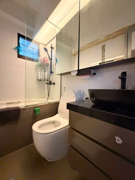 266C Punggol Way, 266C Punggol Way, 3 Bedrooms, 990 sqft, HDB Flat For Sale, by Yuna Lim, 500222100 - Bathroom - PropertyGuru.com.sg