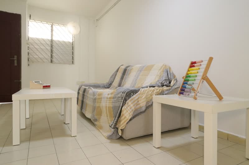 43 Teban Gardens Road, 43 Teban Gardens Road, 2 Bedrooms, 710 sqft, HDB Flat For Sale, by Neo Soon Seng, 500222107 - Living Room - PropertyGuru.com.sg