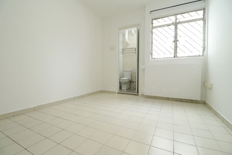 43 Teban Gardens Road, 43 Teban Gardens Road, 2 Bedrooms, 710 sqft, HDB Flat For Sale, by Neo Soon Seng, 500222107 - Bathroom - PropertyGuru.com.sg