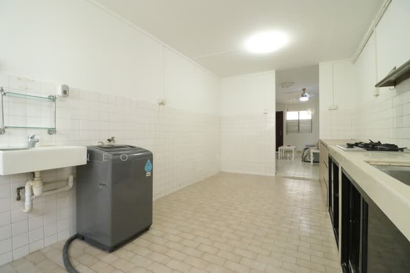 43 Teban Gardens Road, 43 Teban Gardens Road, 2 Bedrooms, 710 sqft, HDB Flat For Sale, by Neo Soon Seng, 500222107 - Kitchen - PropertyGuru.com.sg