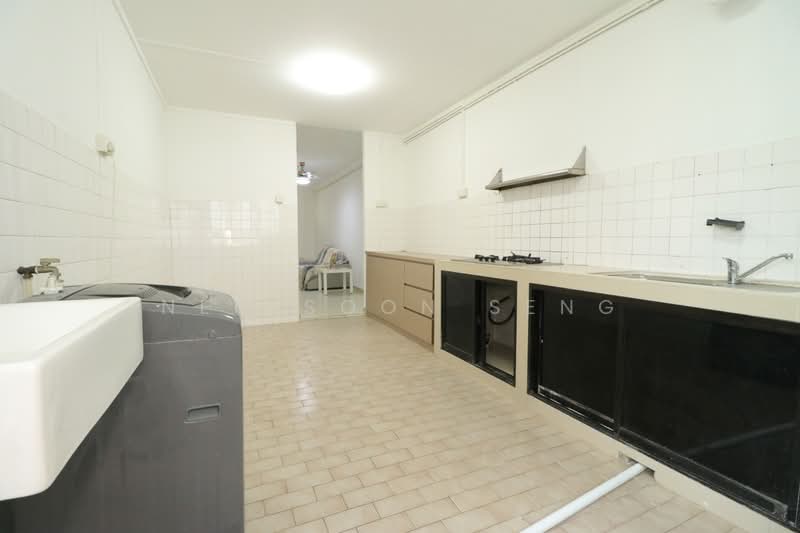 43 Teban Gardens Road, 43 Teban Gardens Road, 2 Bedrooms, 710 sqft, HDB Flat For Sale, by Neo Soon Seng, 500222107 - Kitchen - PropertyGuru.com.sg