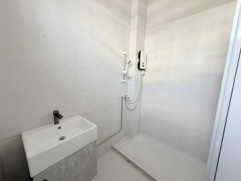 Icon @ Pasir Panjang, 218 Pasir Panjang Road, 1,076 sqft, Office For Sale, by MJ Zhuo, 500222112 - Bathroom - CommercialGuru.com.sg