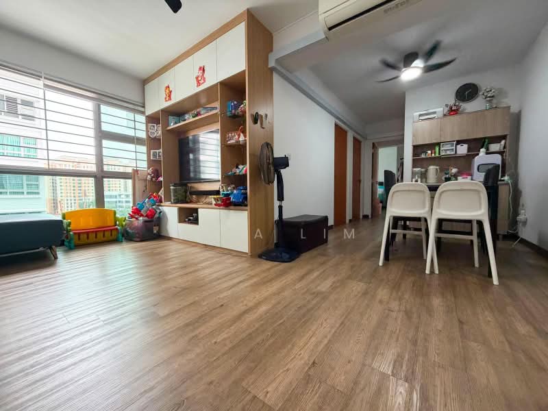 604A Punggol Road, 604A Punggol Road, 3 Bedrooms, 990 sqft, HDB Flat For Sale, by Yuna Lim, 500222116 - Living Room - PropertyGuru.com.sg