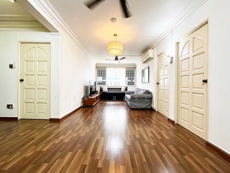 860B Tampines Avenue 5, 860B Tampines Avenue 5, 3 Bedrooms, 1,194 sqft, HDB Flat For Sale, by Rizal Rosley, 500222126 - Living Room - PropertyGuru.com.sg