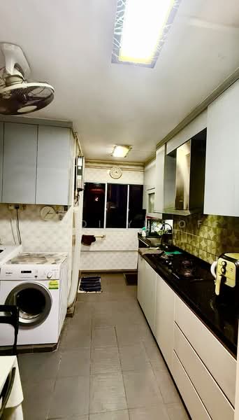 839 Jurong West Street 81, 839 Jurong West Street 81, 3 Bedrooms, 1,173 sqft, HDB Flat For Sale, by Rusydi Yusoff, 500222127 - Kitchen - PropertyGuru.com.sg