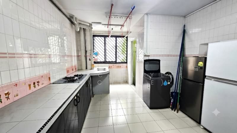 835 Jurong West Street 81, 835 Jurong West Street 81, 3 Bedrooms, 1,313 sqft, HDB Flat For Sale, by Hsu Chia Yee (Michelle), 500222143 - Kitchen - PropertyGuru.com.sg