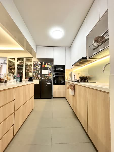 111B Alkaff Crescent, 111B Alkaff Crescent, 3 Bedrooms, 1,001 sqft, HDB Flat For Sale, by Lim Yong Qing Phil, 500222156 - Kitchen - PropertyGuru.com.sg
