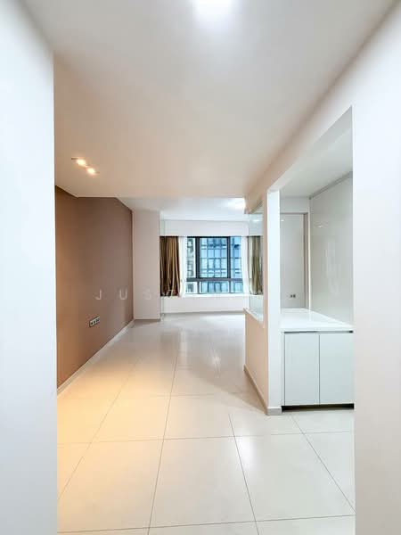 One Shenton, 1 Shenton Way, 1 Bedroom, 592 sqft, Condominium For Sale, by Justin Ng, 500222163 - Living Room - PropertyGuru.com.sg