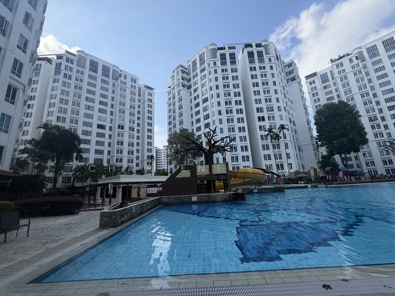 Northoaks, 28 Woodlands Cresent, 3 Bedrooms, 1,249 sqft, Condominium For Sale, by Charlene Low, 500222175 - Exterior - PropertyGuru.com.sg