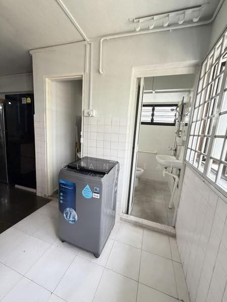 403 Pandan Gardens, 403 Pandan Gardens, Boon Lay / Jurong / Tuas, Room Rental, 150 sqft, HDB Flat For Rent, by Roland Tai, 500222185 - Bathroom - PropertyGuru.com.sg