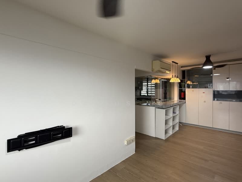17 Beach Road, 17 Beach Road, 3 Bedrooms, 829 sqft, HDB Flat For Sale, by Darius Ng, 500222195 - Kitchen - PropertyGuru.com.sg