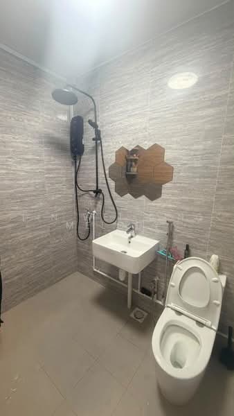 881 Woodlands Street 82, 881 Woodlands Street 82, Room Rental, 150 sqft, HDB Flat For Rent, by Lin Wei-ling Melody, 500222203 - Bathroom - PropertyGuru.com.sg