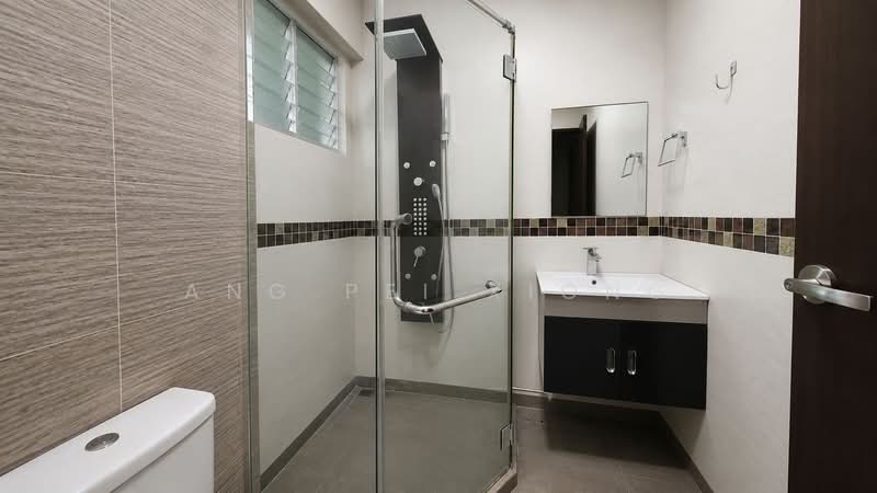 539 Serangoon North Avenue 4, 539 Serangoon North Avenue 4, 4 Bedrooms, 1,604 sqft, HDB Flat For Sale, by Ang Pei Xiong, 500222255 - Bathroom - PropertyGuru.com.sg