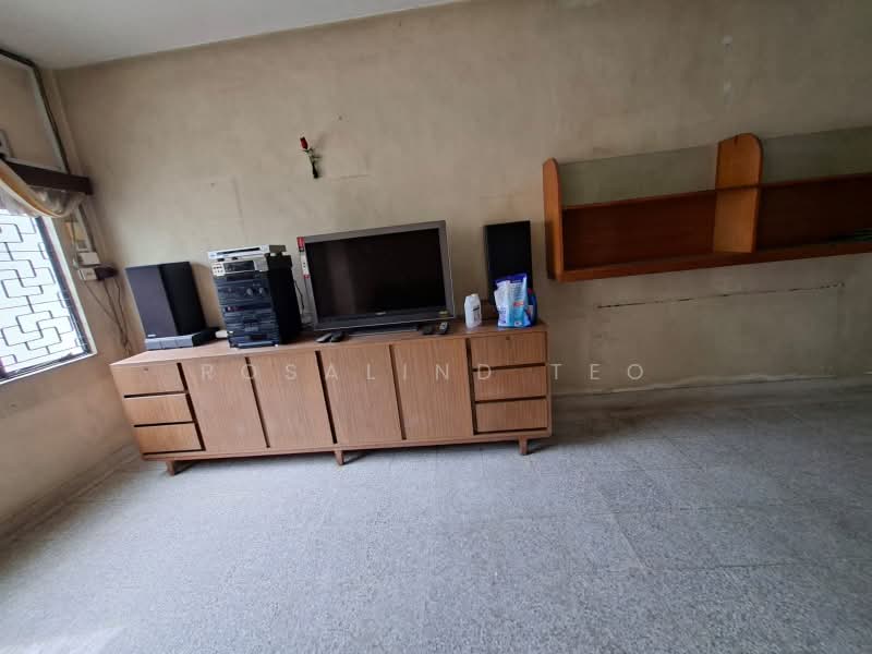 Jalan Riang, , 3 Bedrooms, 1,400 sqft, Terraced House For Sale, by Rosalind Teo, 500222256 - Living Room - PropertyGuru.com.sg