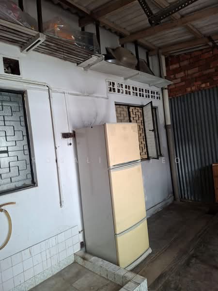 Jalan Riang, , 3 Bedrooms, 1,400 sqft, Terraced House For Sale, by Rosalind Teo, 500222256 - Yard - PropertyGuru.com.sg