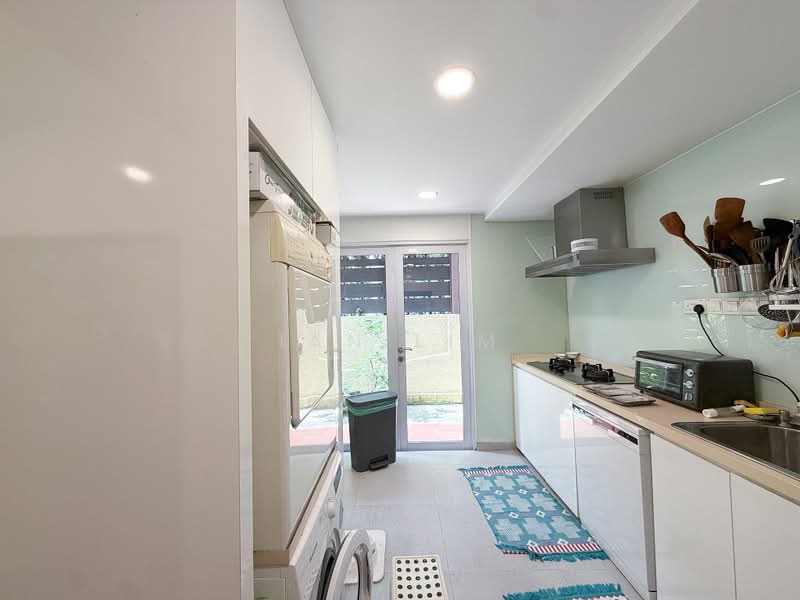 Serangoon Garden Estate, Cooling Close, 5 Bedrooms, 5,200 sqft, Corner Terrace For Sale, by Ian Lim, 500222259 - Kitchen - PropertyGuru.com.sg