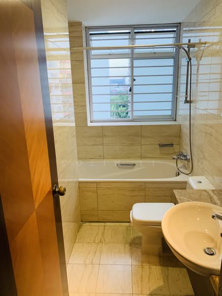Casablanca, 25 Rosewood Drive, 3 Bedrooms, 1,109 sqft, Condominium For Sale, by Colin Li, 500222264 - Bathroom - PropertyGuru.com.sg