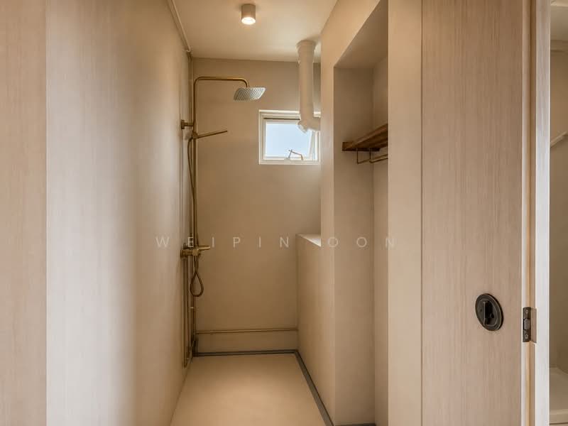 10 Gloucester Road, 10 Gloucester Road, 2 Bedrooms, 721 sqft, HDB Flat For Sale, by WeiPin Oon, 500222273 - Bathroom - PropertyGuru.com.sg