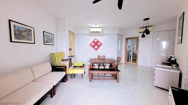 Eight Courtyards, 12A Canberra Drive, 2 Bedrooms, 872 sqft, Condominium For Sale, by Lucas Tan, 500222281 - Living Room - PropertyGuru.com.sg