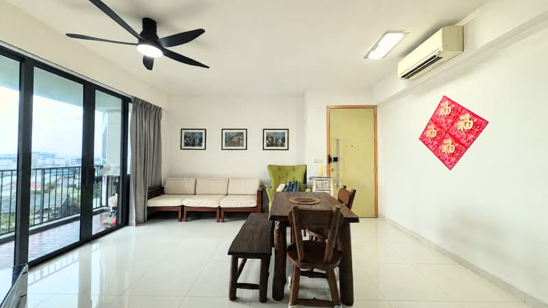 Eight Courtyards, 12A Canberra Drive, 2 Bedrooms, 872 sqft, Condominium For Sale, by Lucas Tan, 500222281 - Living Room - PropertyGuru.com.sg