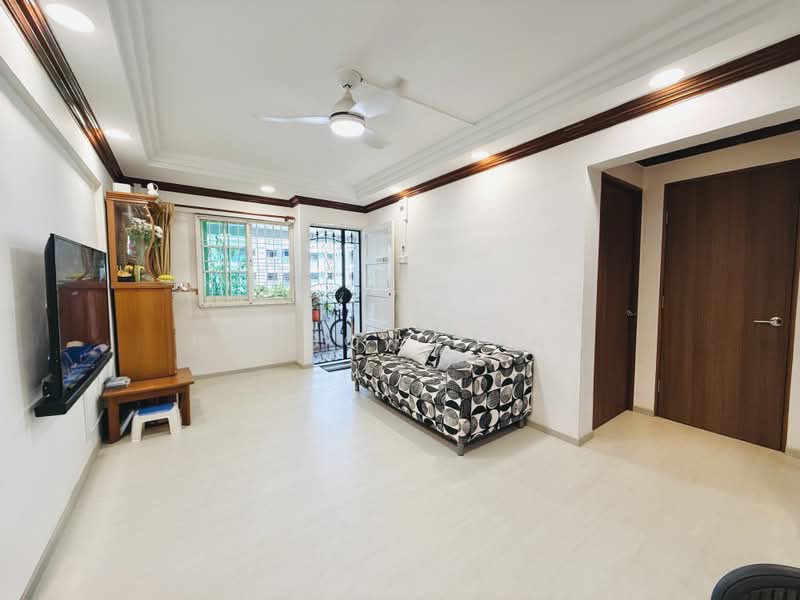 328 Ang Mo Kio Avenue 3, 328 Ang Mo Kio Avenue 3, 3 Bedrooms, 785 sqft, HDB Flat For Sale, by Hanson Chan, 500222313 - Living Room - PropertyGuru.com.sg