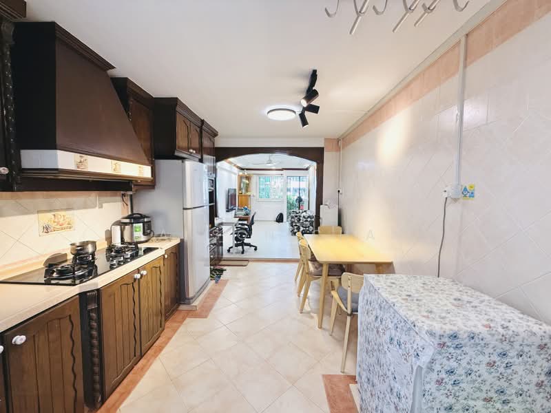 328 Ang Mo Kio Avenue 3, 328 Ang Mo Kio Avenue 3, 3 Bedrooms, 785 sqft, HDB Flat For Sale, by Hanson Chan, 500222313 - Kitchen - PropertyGuru.com.sg