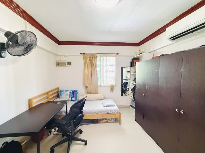 328 Ang Mo Kio Avenue 3, 328 Ang Mo Kio Avenue 3, 3 Bedrooms, 785 sqft, HDB Flat For Sale, by Hanson Chan, 500222313 - Bedroom - PropertyGuru.com.sg