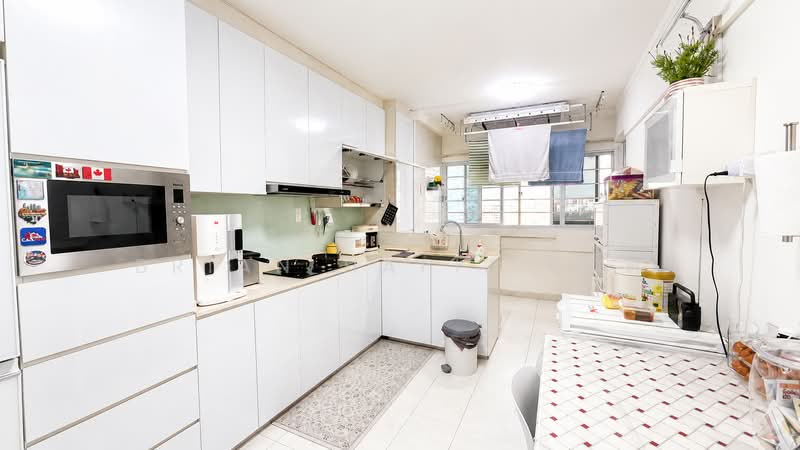 750 Yishun Street 72, 750 Yishun Street 72, 3 Bedrooms, 990 sqft, HDB Flat For Sale, by Brian Hafiz Koh, 500222320 - Kitchen - PropertyGuru.com.sg