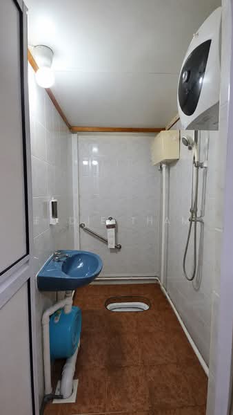 684 Hougang Avenue 8, , 250 sqft, Shop / Shophouse For Rent, by Eddie Tham, 500222346 - Bathroom - CommercialGuru.com.sg