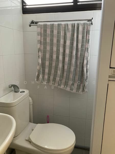 714 Clementi West Street 2, 714 Clementi West Street 2, Room Rental, 50 sqft, HDB Flat For Rent, by Goh Zhi Yong Fabian, 500222348 - Bathroom - PropertyGuru.com.sg